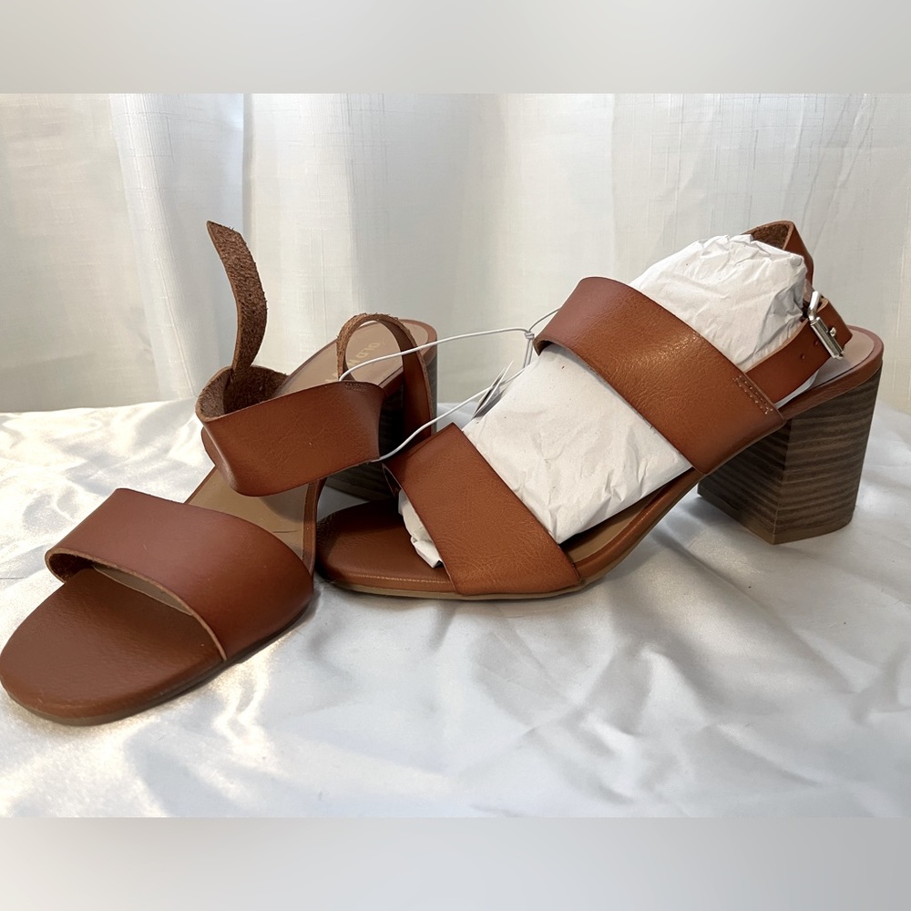 Old Navy Brown Wedges